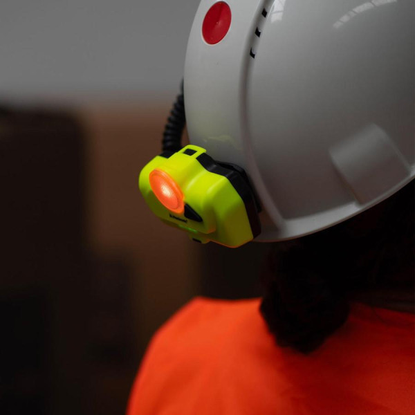 Фонарь налобный Mactronic Ultimo X1000 (1000 Lm) Cool White/Red Type-C Recharg Helmet Kit (PHL0012)