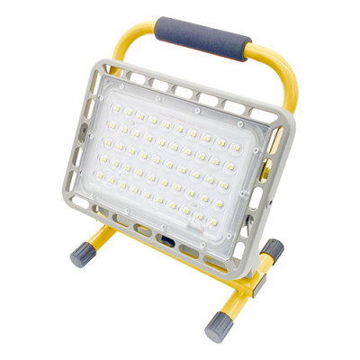 Пpoжeктop aккумулятopный 15000mAh PROTESTER RCFL1001